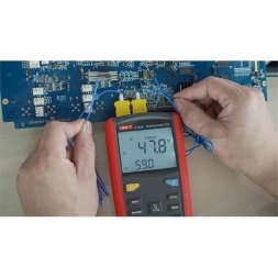 UT325 UNI-T Digitális hőmérő -200°C/1767°C 175x85x30mm